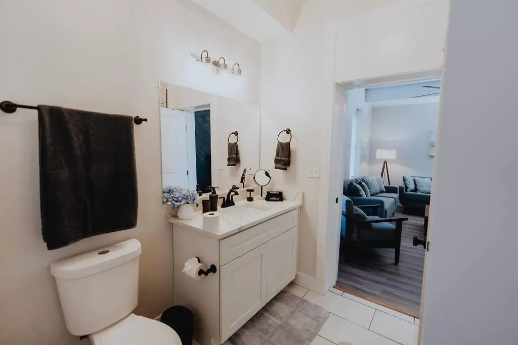 Modern Soulard 4Br-2Br Group Haven Patio & Fun Apartment Saint Louis